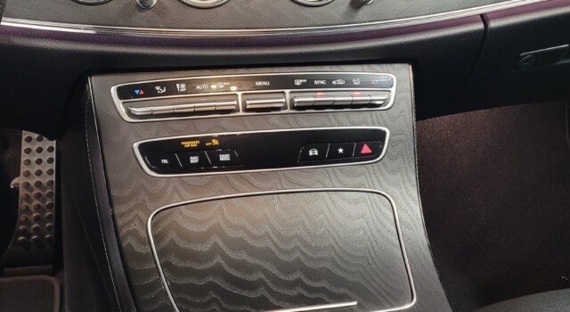 MERCEDES-BENZ E 220 d T 4Matic AMG Line 9G-Tronic