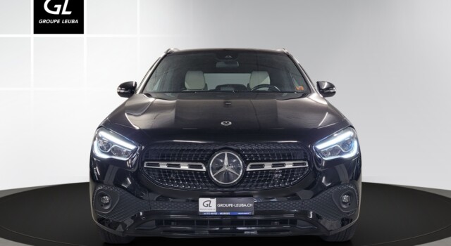 MERCEDES-BENZ GLA 200 Progressive 7G-DCT