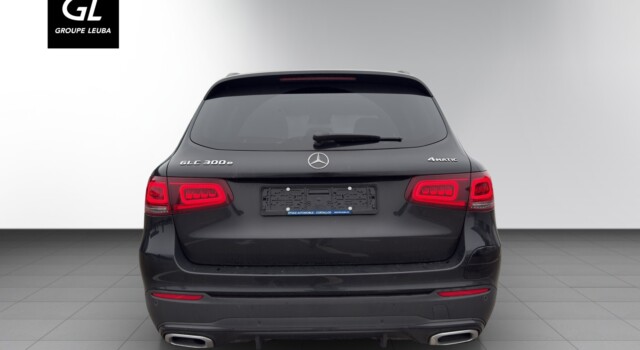 MERCEDES-BENZ GLC 300 e AMG Line 4Matic