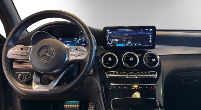 MERCEDES-BENZ GLC 220 d AMG Line 4Matic