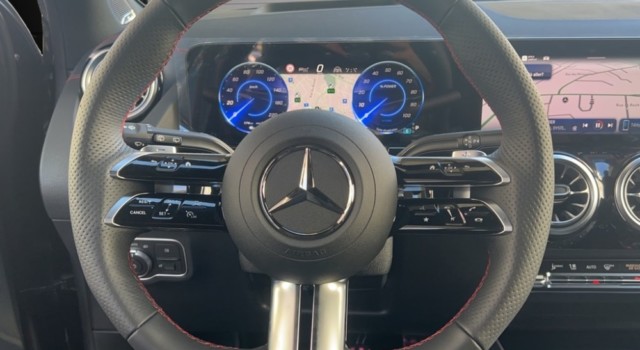 MERCEDES-BENZ EQA 300 4Matic Swiss Star AMG Line