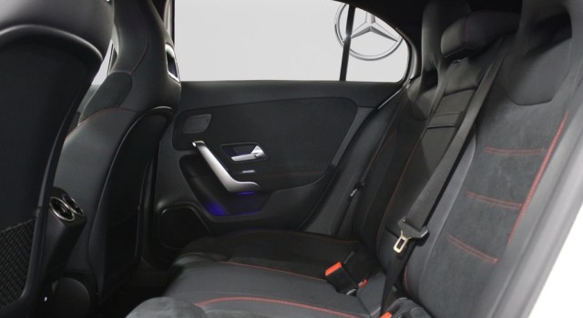 MERCEDES-BENZ A 180 Night Star 7G-DCT