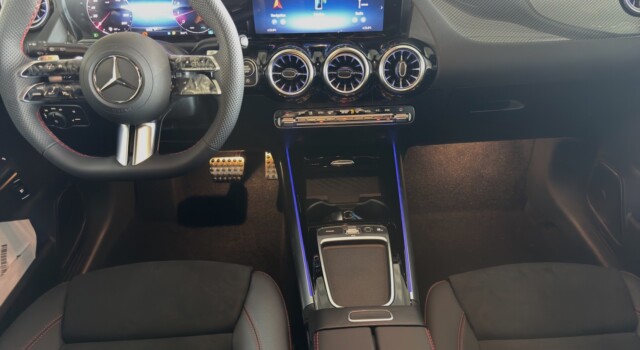 MERCEDES-BENZ GLA 220 4Matic 8G-DCT