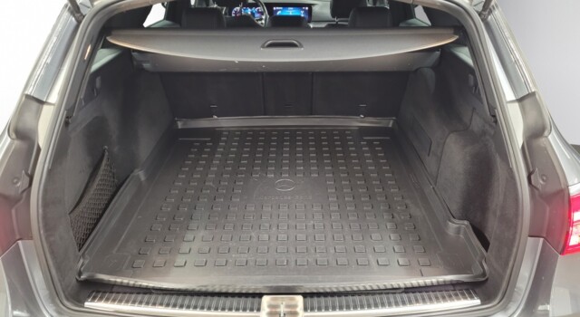 MERCEDES-BENZ E 220 d T 4Matic AMG Line 9G-Tronic