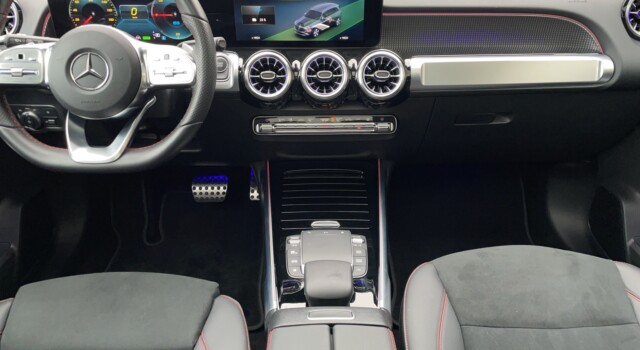 MERCEDES-BENZ EQB 300 4Matic AMG Line