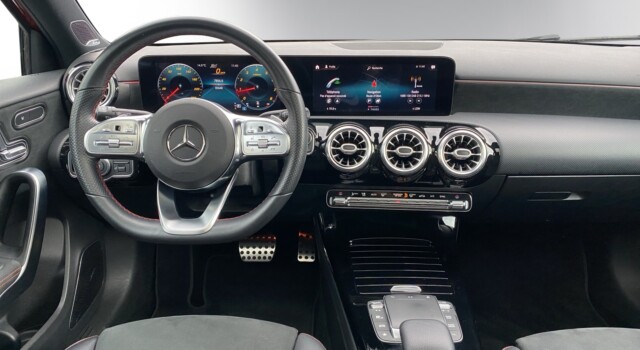 MERCEDES-BENZ A 250 AMG Line 4Matic