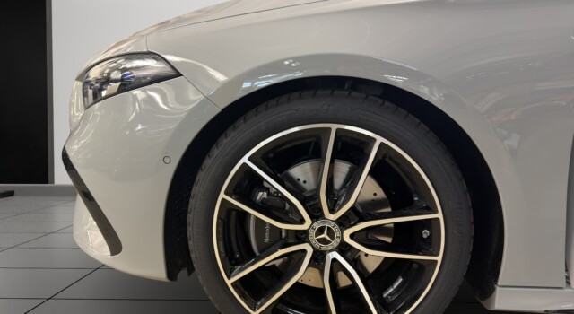 MERCEDES-BENZ A 220 4Matic 8G-DCT