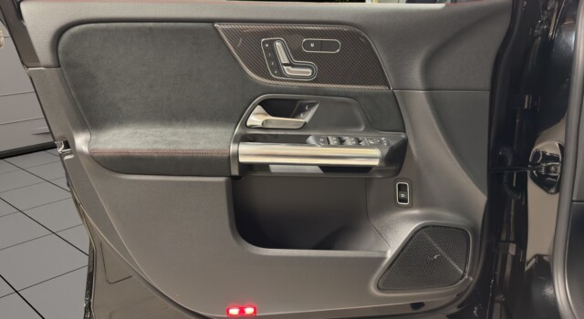 MERCEDES-BENZ GLA 220 d 4Matic 8G-DCTSwiss Star