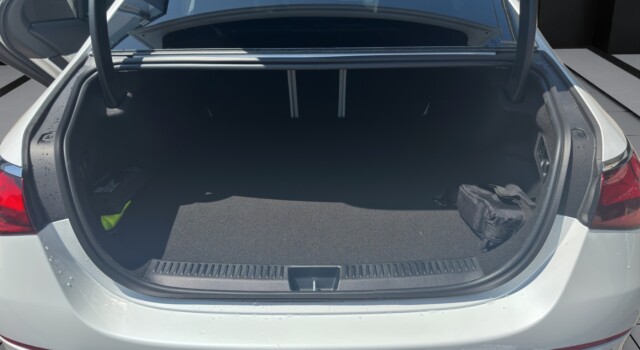 MERCEDES-BENZ E 400 e 4Matic 9G-Tronic