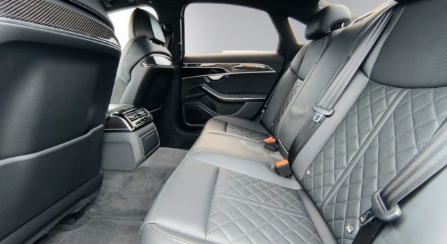 AUDI S8 TFSI quattro