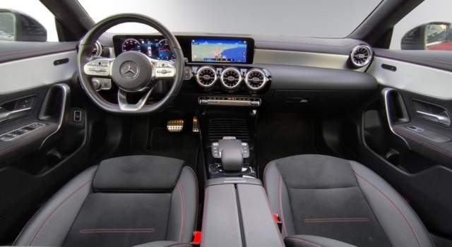 MERCEDES-BENZ CLA 220 d Sw.Star4M 8G