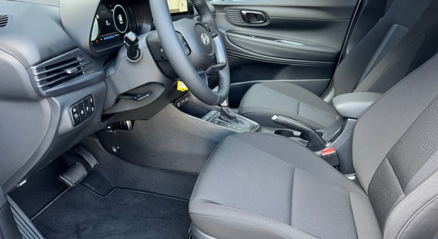 HYUNDAI i20 1.0 T-GDi Amplia DCT