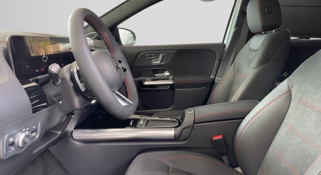MERCEDES-BENZ EQA 350 66,5 kWh 4Matic Excellence