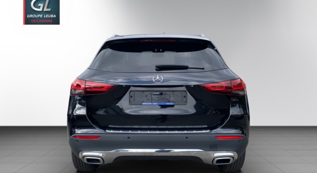 MERCEDES-BENZ GLA 200 Progressive