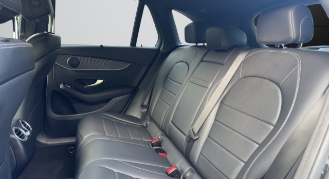 MERCEDES-BENZ GLC 200 AMG Line 4Matic 9G-Tronic