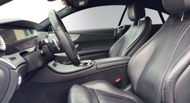 MERCEDES-BENZ E 200 Coupé AMG Line 4 Matic 9G-Tronic