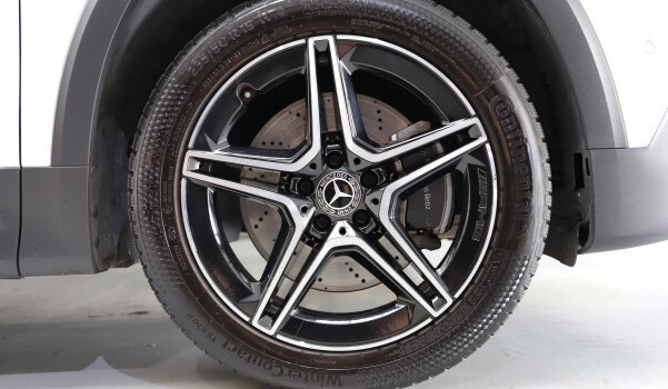 MERCEDES-BENZ GLB 250 AMG Line 4 MATIC