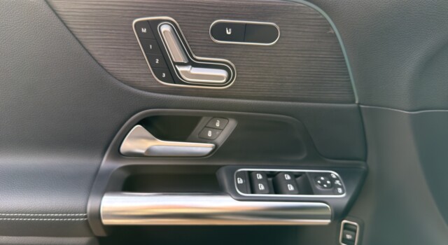 MERCEDES-BENZ GLA 250 Progressive4Matic