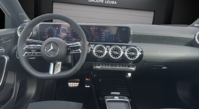 MERCEDES-BENZ A 200 Night Star 7G-DCT