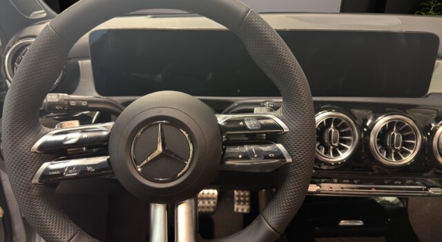 MERCEDES-BENZ A 220 4Matic 8G-DCT