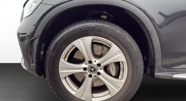 MERCEDES-BENZ GLC 300 e AMG Line 4Matic
