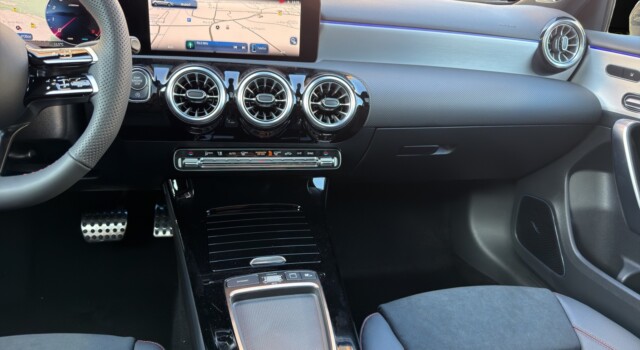 MERCEDES-BENZ A 250 4Matic 8G-DCT