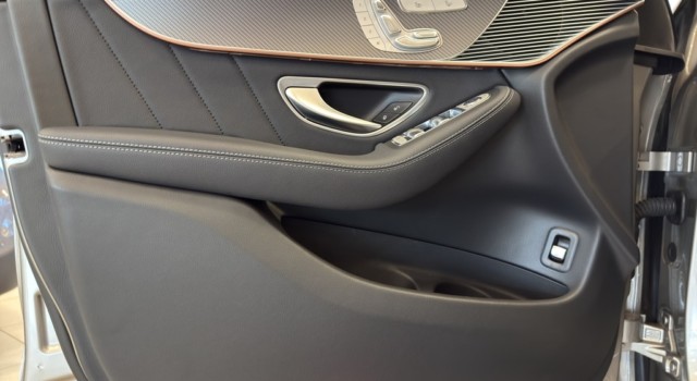 MERCEDES-BENZ EQC 400 AMG Line 4Matic