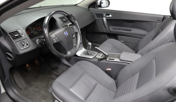 VOLVO C70 T5 Momentum