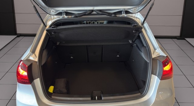 MERCEDES-BENZ A 200 Night Star 7G-DCT