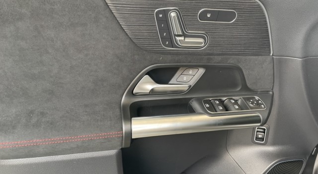 MERCEDES-BENZ EQA 350 66,5 kWh 4Matic Excellence