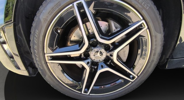 MERCEDES-BENZ C 200 Swiss Star AMG L.4M