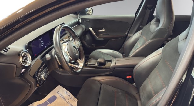 MERCEDES-BENZ A 180 Night Star 7G-DCT