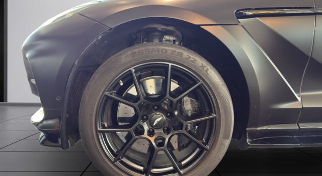 ASTON MARTIN DBX 4.0 V8 707