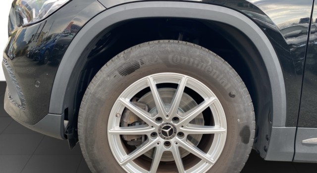 MERCEDES-BENZ GLA 200 Progressive