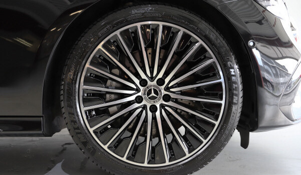 MERCEDES-BENZ E 200 9G-Tronic 4Matic