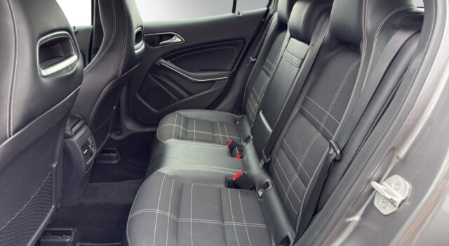 MERCEDES-BENZ GLA 250 Urban 4Matic 7G-DCT