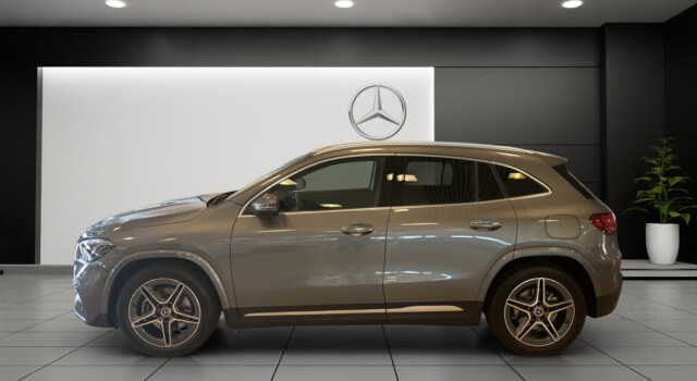 MERCEDES-BENZ GLA 220 4Matic 8G-DCT
