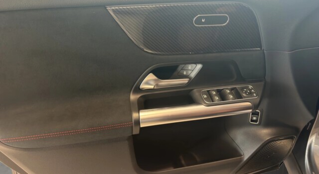 MERCEDES-BENZ GLA 220 4Matic 8G-DCT