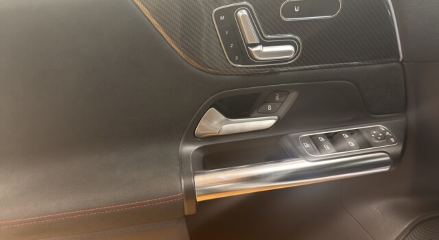 MERCEDES-BENZ GLA 200 AMG Line 7G-DCT