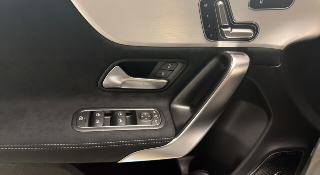 MERCEDES-BENZ A 220 4Matic 8G-DCT