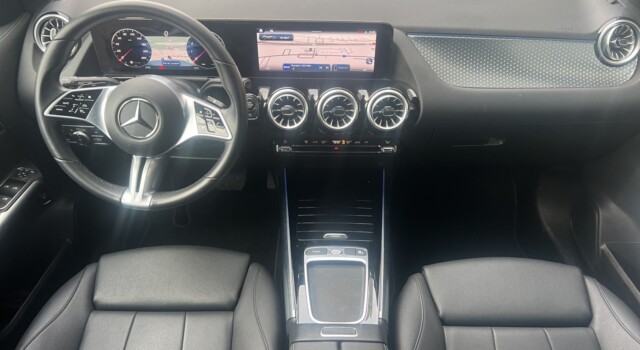 MERCEDES-BENZ GLA 200 7G-DCT