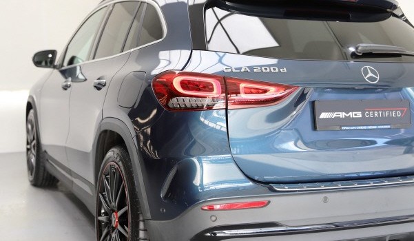 MERCEDES-BENZ GLA 200 d Edition1. 4Matic