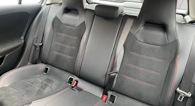 MERCEDES-BENZ A 200 AMG Line 4Matic