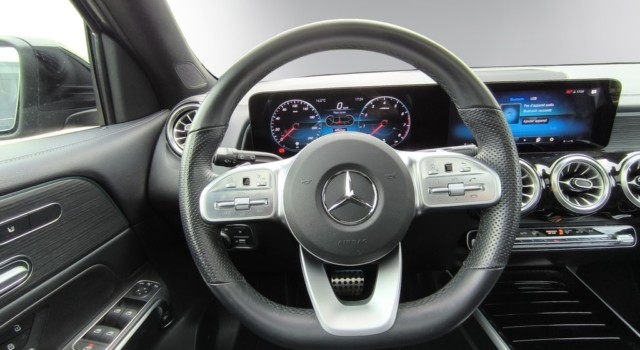 MERCEDES-BENZ GLB 250 AMG Line 4 MATIC
