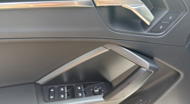 AUDI Q3 SB 40 TDI S line qu