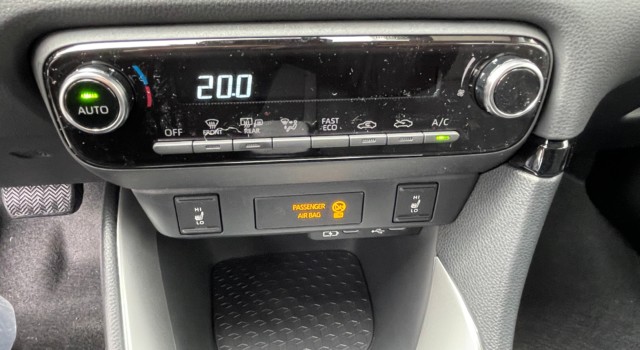 MAZDA 2 Hybrid Centre-line