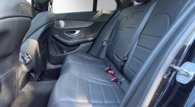 MERCEDES-BENZ C 200 AMG Line 4Matic 9G-Tronic