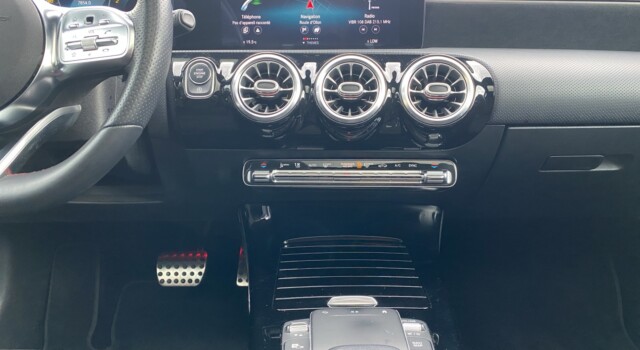 MERCEDES-BENZ A 250 AMG Line 4Matic