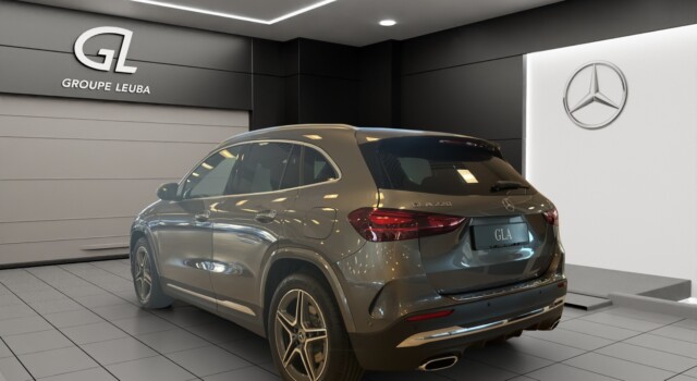 MERCEDES-BENZ GLA 220 4Matic 8G-DCT