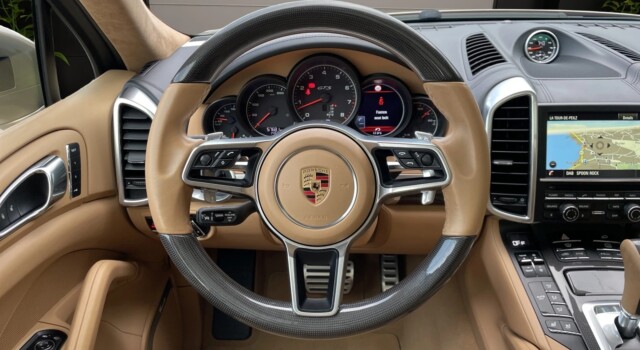 PORSCHE CAYENNE GTS